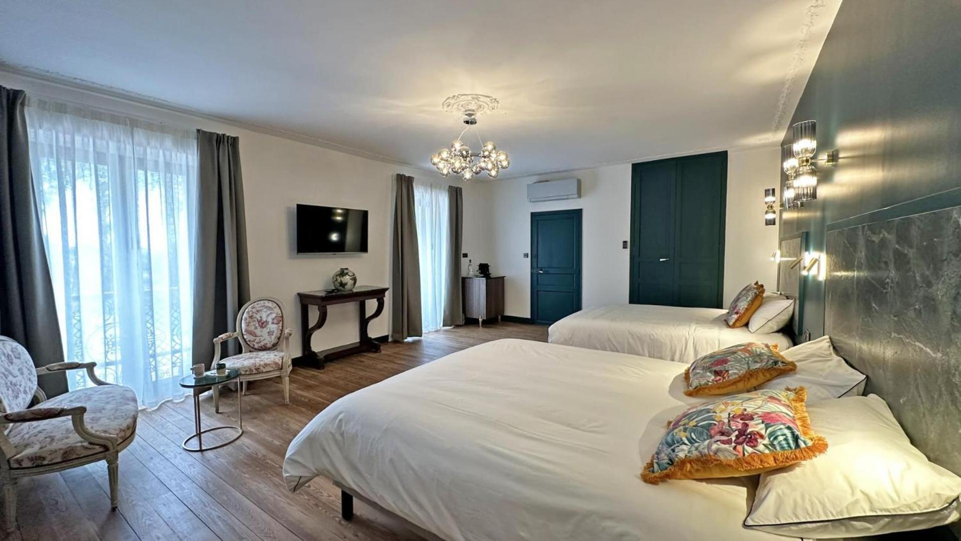 Le Manoir Des Perrieres Bed & Breakfast Rochechouart Exterior foto