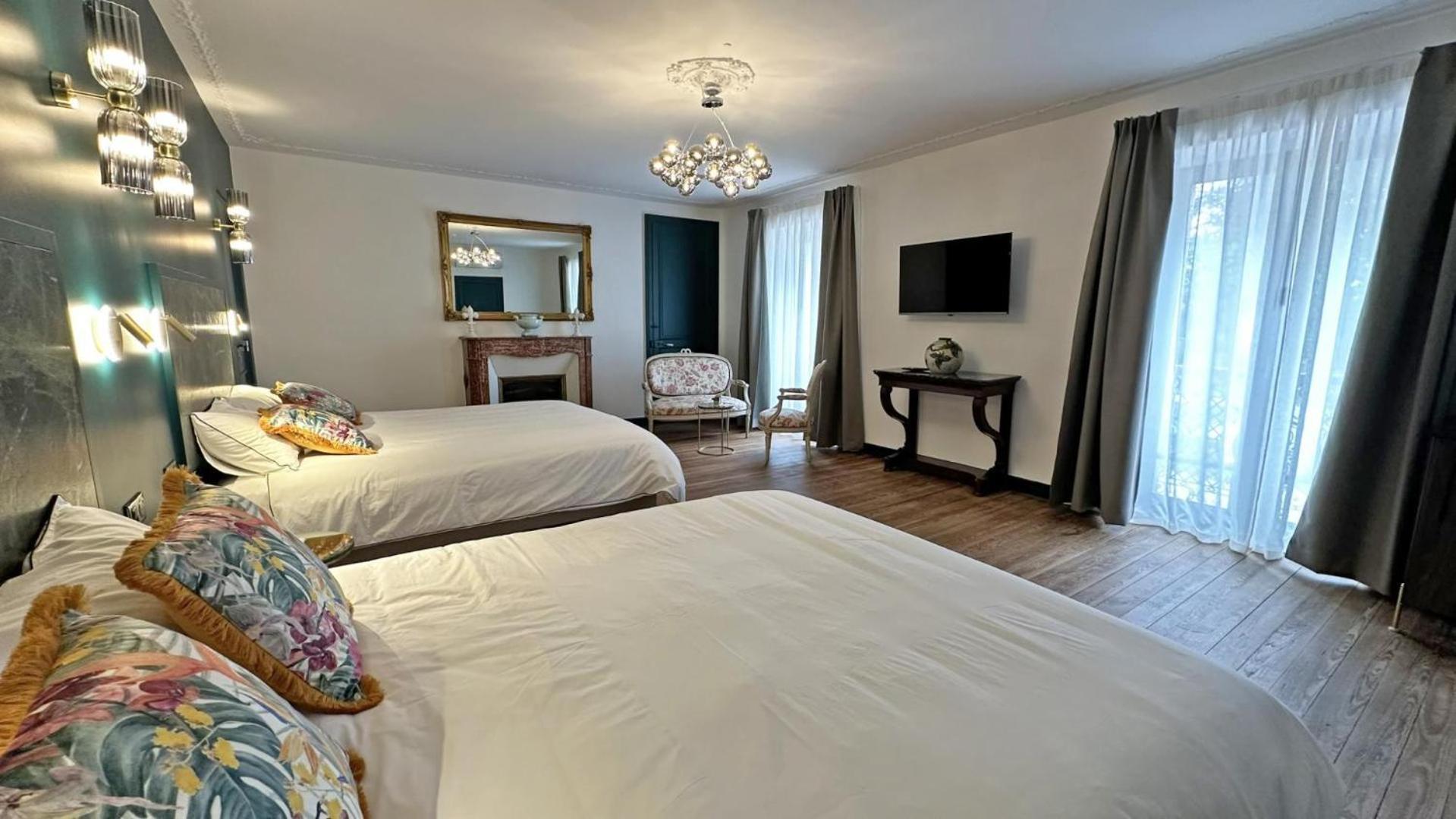 Le Manoir Des Perrieres Bed & Breakfast Rochechouart Exterior foto