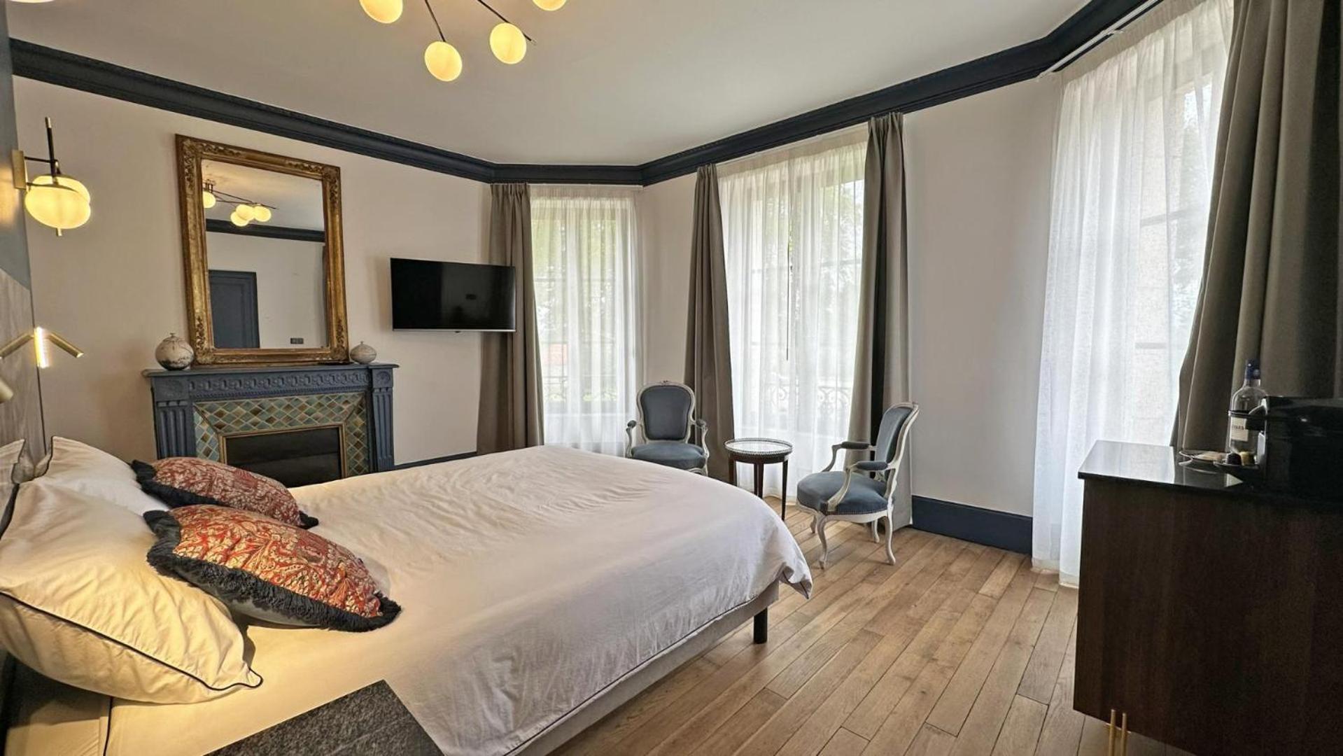 Le Manoir Des Perrieres Bed & Breakfast Rochechouart Exterior foto