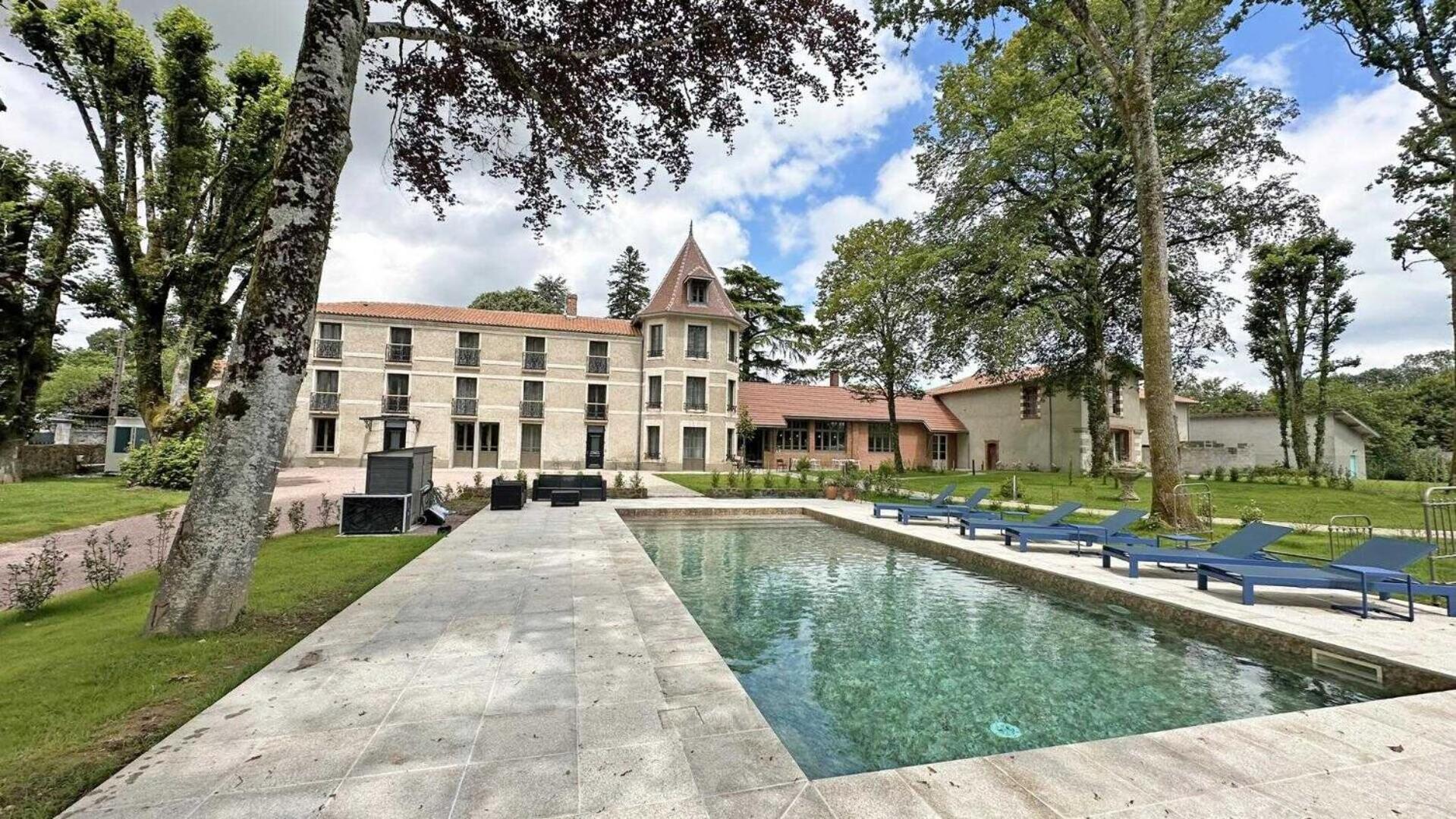 Le Manoir Des Perrieres Bed & Breakfast Rochechouart Exterior foto