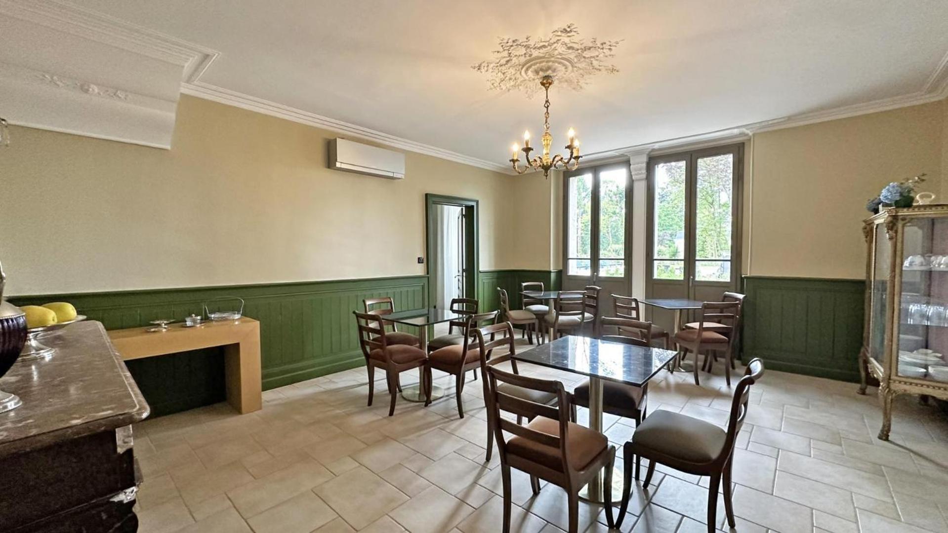 Le Manoir Des Perrieres Bed & Breakfast Rochechouart Exterior foto